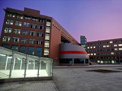 务实创新的办学传统